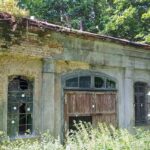 Dom przedpogrzebowy na cmentarzu żydowskim przy Chmielnej fot. K.Stanglewicz