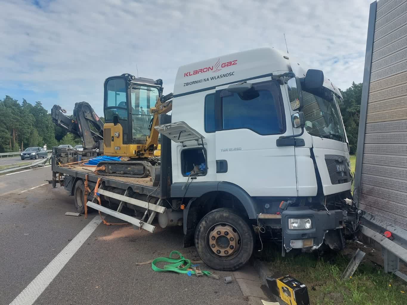 Wypadek na S3. Ciężarówka na przeciwległym pasie [ZDJĘCIA] Radio Zachód - Lubuskie