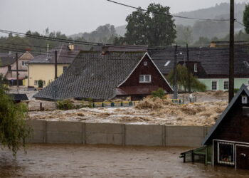 Powódź w Czechach. Fot. PAP/EPA/MARTIN DIVISEK