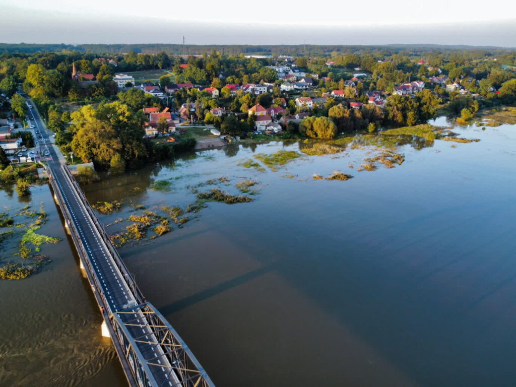 Kolejna noc walki z powodzią. W poniedziałek sztab w Warszawie Radio Zachód - Lubuskie