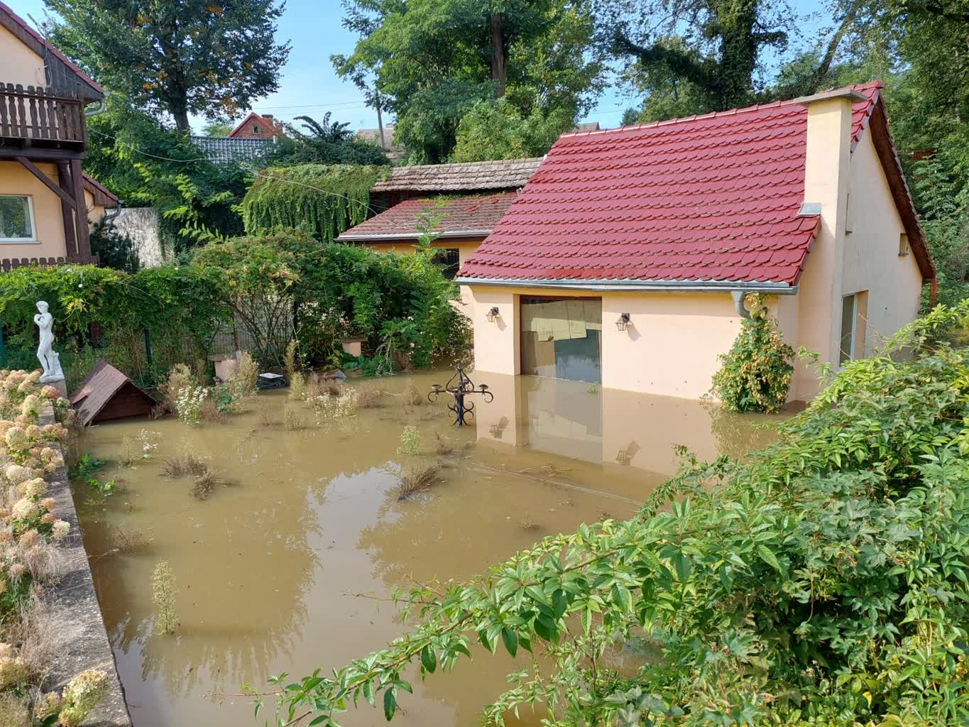 Mieszkańcy Milska walczą z wielką wodą Radio Zachód - Lubuskie