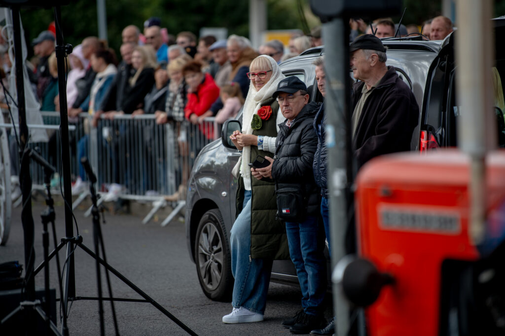 Ulicami Zielonej Góry przeszedł korowód winobraniowy. Bachus nie powiedział jeszcze ostatniego imprezowego słowa [GALERIA ZDJĘĆ] Radio Zachód - Lubuskie