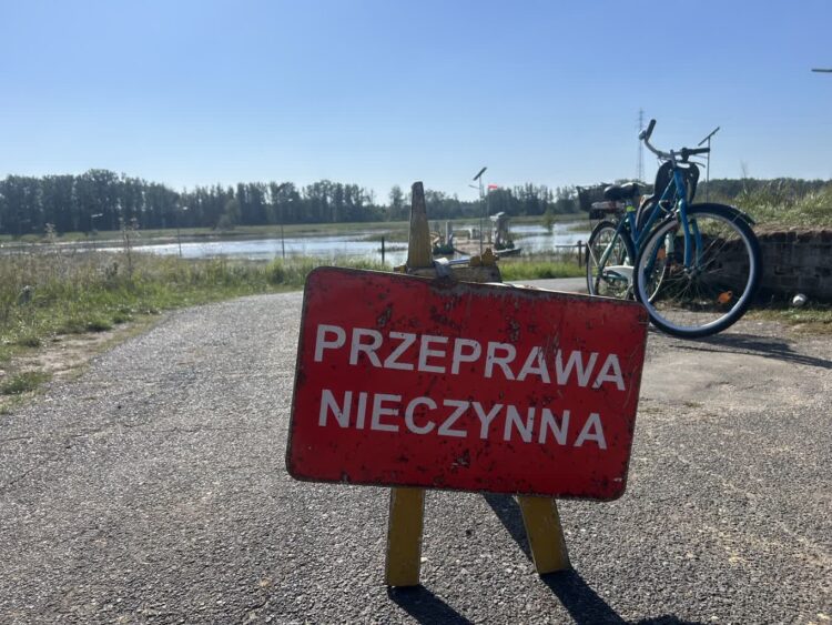 Mieszkańcy Pomorska i Brodów umacniają wały Radio Zachód - Lubuskie