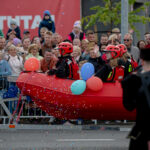 Ulicami Zielonej Góry przeszedł korowód winobraniowy. Bachus nie powiedział jeszcze ostatniego imprezowego słowa [GALERIA ZDJĘĆ] Radio Zachód - Lubuskie