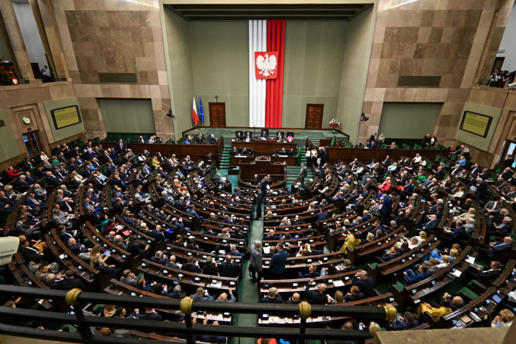 Burzliwy początek pierwszego po powodzi posiedzenia Sejmu Radio Zachód - Lubuskie