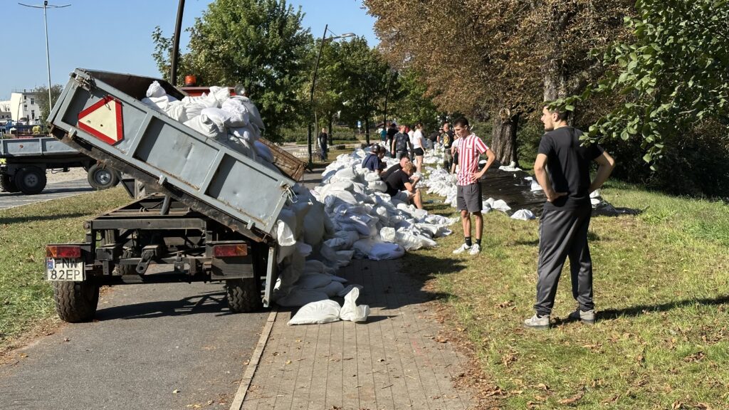 Zbliża się fala na Odrze. W Słubicach od niedzieli ograniczenia w ruchu tranzytowym [AKTUALIZOWANY] Radio Zachód - Lubuskie