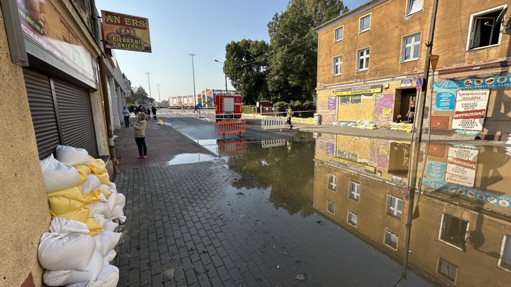 Fala kulminacyjna przechodzi przez Nowogród Bobrzański (AKTUALIZOWANY) Radio Zachód - Lubuskie