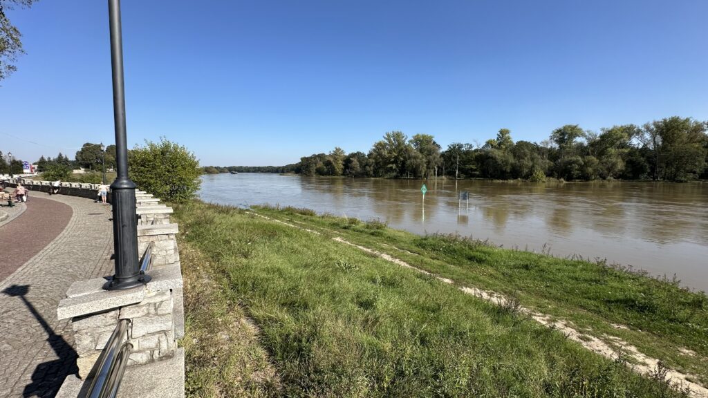 Zbliża się fala na Odrze. W Słubicach od niedzieli ograniczenia w ruchu tranzytowym [AKTUALIZOWANY] Radio Zachód - Lubuskie