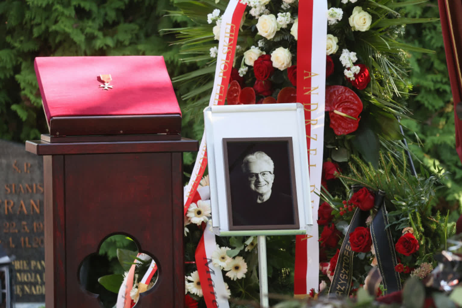 Czas ołowiu 14 pogrzeb.jpg