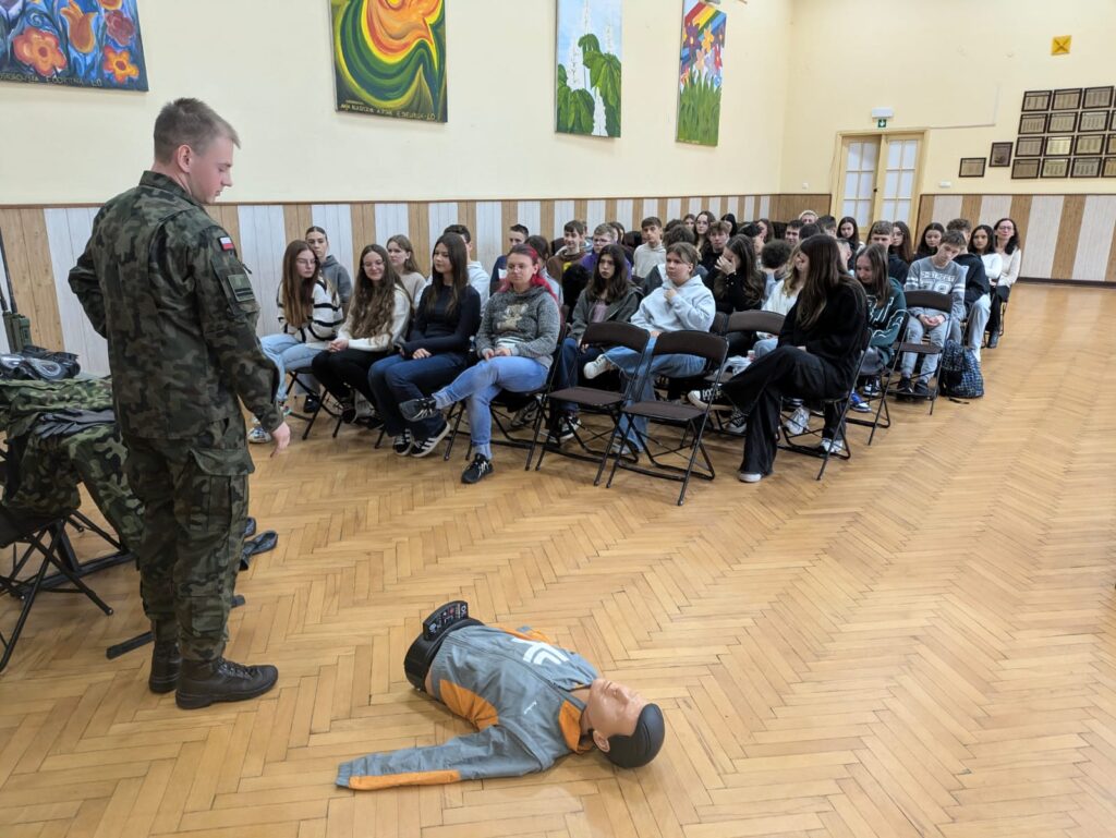 Edukacja z wojskiem w ZSO w Gubinie [ZDJĘCIA] Radio Zachód - Lubuskie