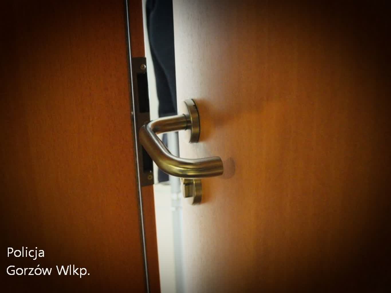 Senior stracił 6 tys. Uwierzył fałszywemu kurierowi Radio Zachód - Lubuskie