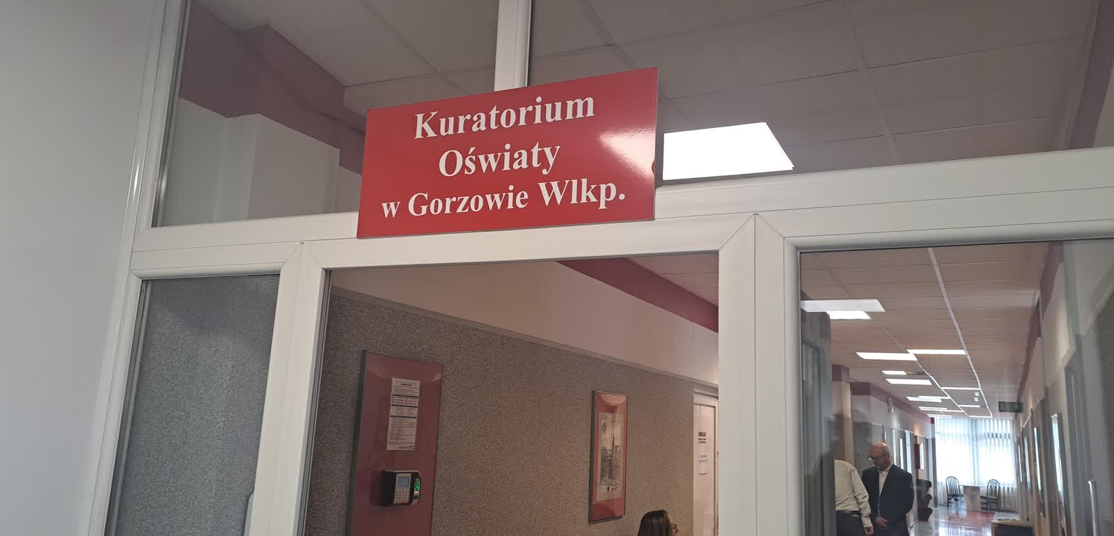 Postępowanie dyscyplinarne wobec nauczyciela, który wszedł na słup energetyczny Radio Zachód - Lubuskie