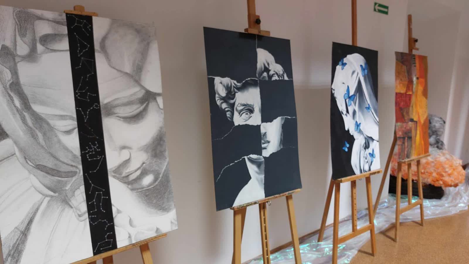 Młodzi artyści w sali sesyjnej urzędu Radio Zachód - Lubuskie