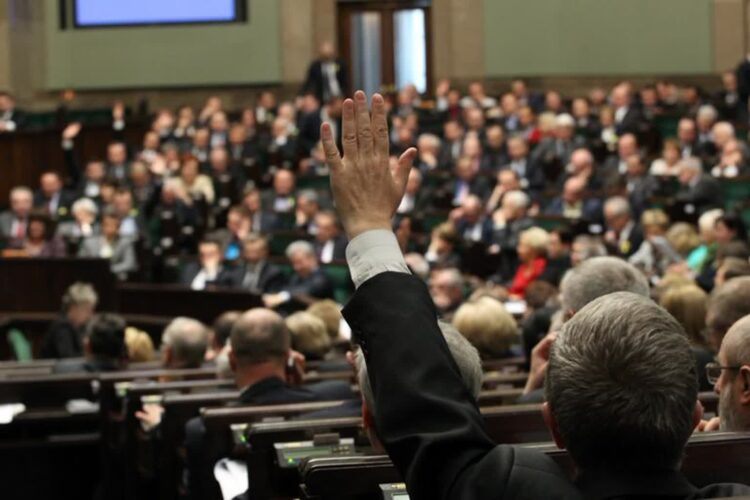 Sejm odrzucił wniosek o wotum nieufności wobec ministry Izabeli Leszczyny Radio Zachód - Lubuskie