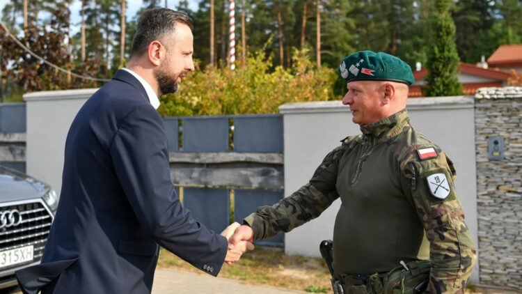 Szef MON na odprawie służb w działających w ramach zgrupowania "Bezpieczne Podlasie" Radio Zachód - Lubuskie