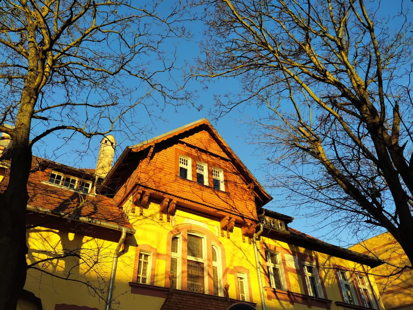 Gorzowska książnica zaprasza na wystawy Radio Zachód - Lubuskie