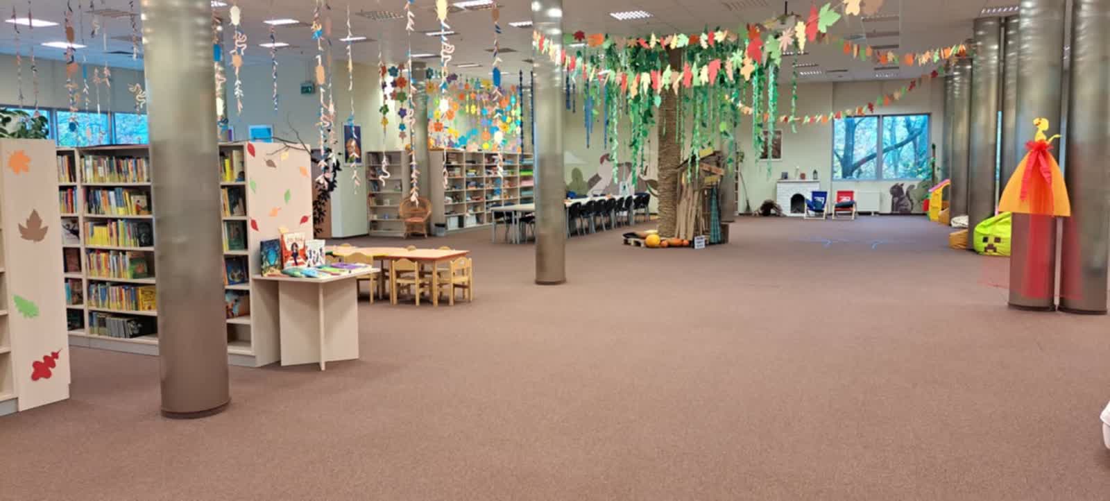 Książka dla malucha i dyplom przy zapisaniu się do biblioteki Radio Zachód - Lubuskie