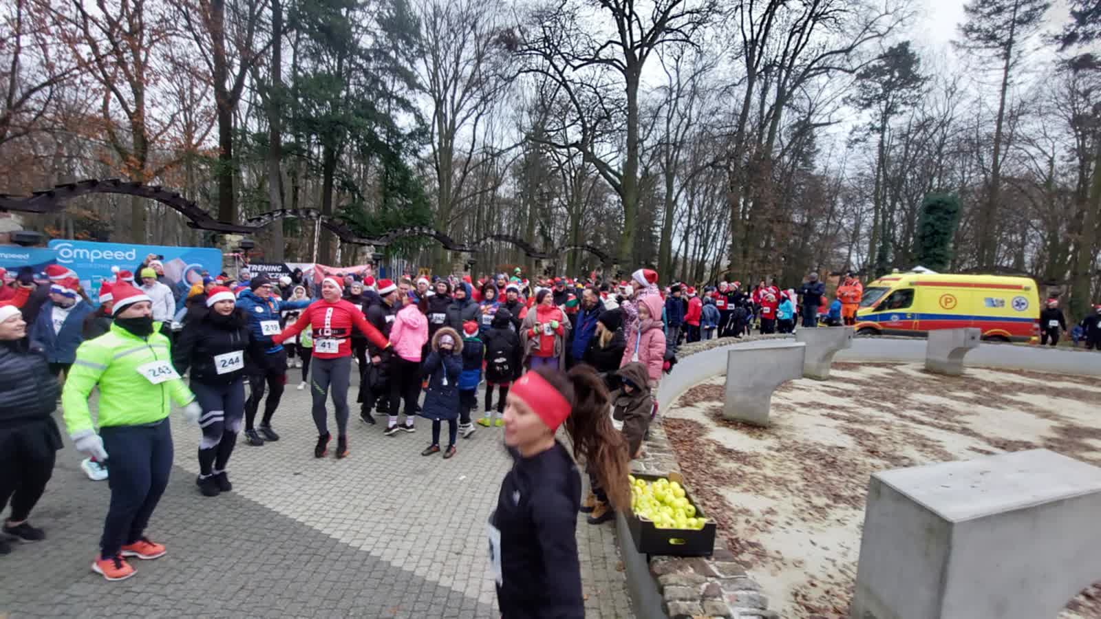 Mikołajowie biegają w Parku Kopernika Radio Zachód - Lubuskie