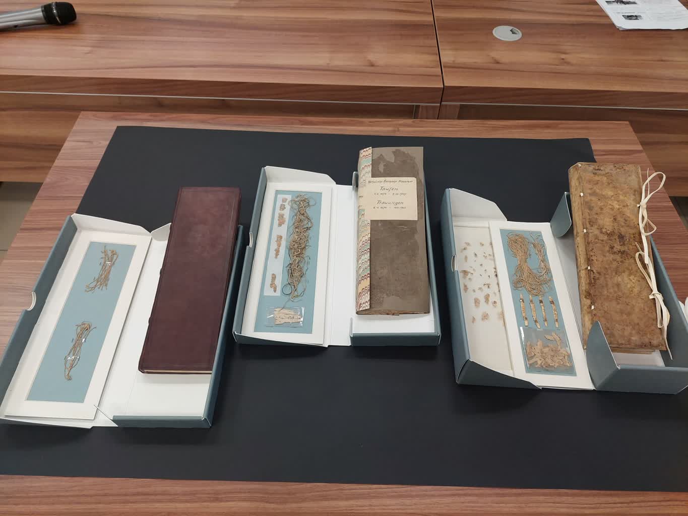 Archwium Państwowe zaprezentowało księgi metrykalne z XVII i XVIII w Radio Zachód - Lubuskie