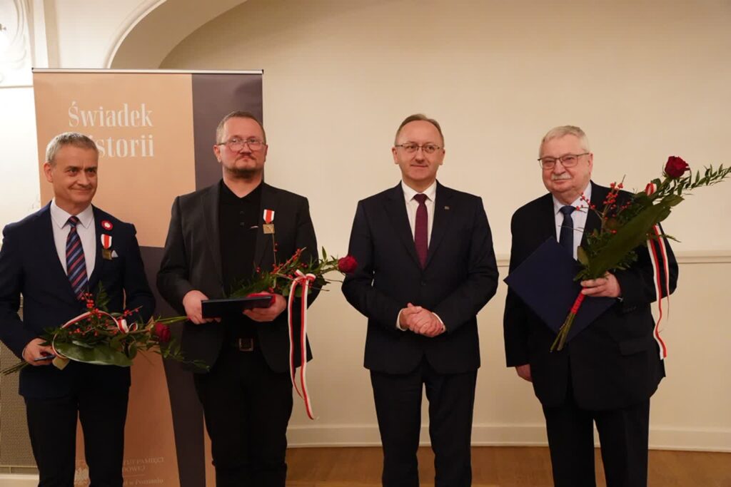 Drugi od lewej: Jacek Ogorzałek. Fot. Instytut Pamięci Narodowej w Poznaniu/FB