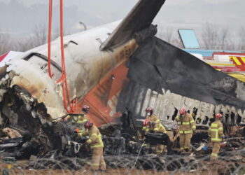 Wrak samoloyu Jeju Air Fot. PAP/EPA/HAN MYUNG-GU