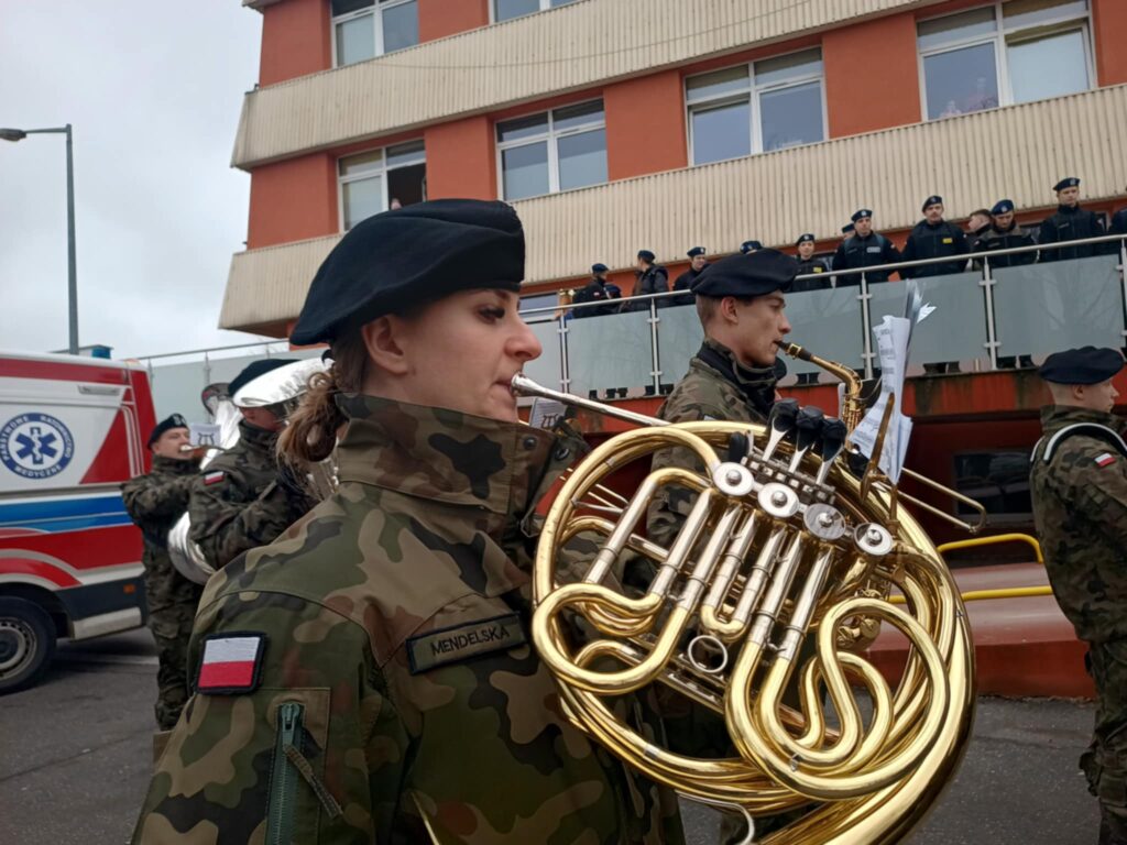 Wojskowi zagrali kolędy w żagańskim szpitalu [ZDJĘCIA] Radio Zachód - Lubuskie