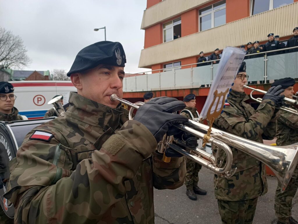 Wojskowi zagrali kolędy w żagańskim szpitalu [ZDJĘCIA] Radio Zachód - Lubuskie