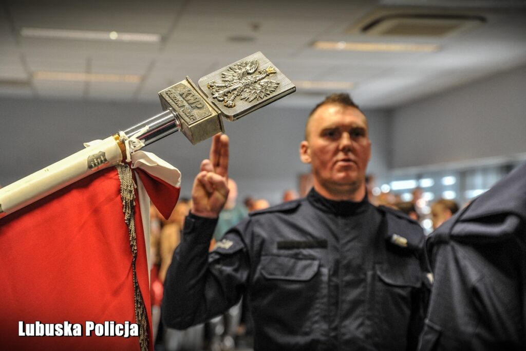 34 nowych policjantów złożyło ślubowanie w Gorzowie Wlkp. Gdzie będą pełnić służbę? [GALERIA ZDJĘĆ] Radio Zachód - Lubuskie