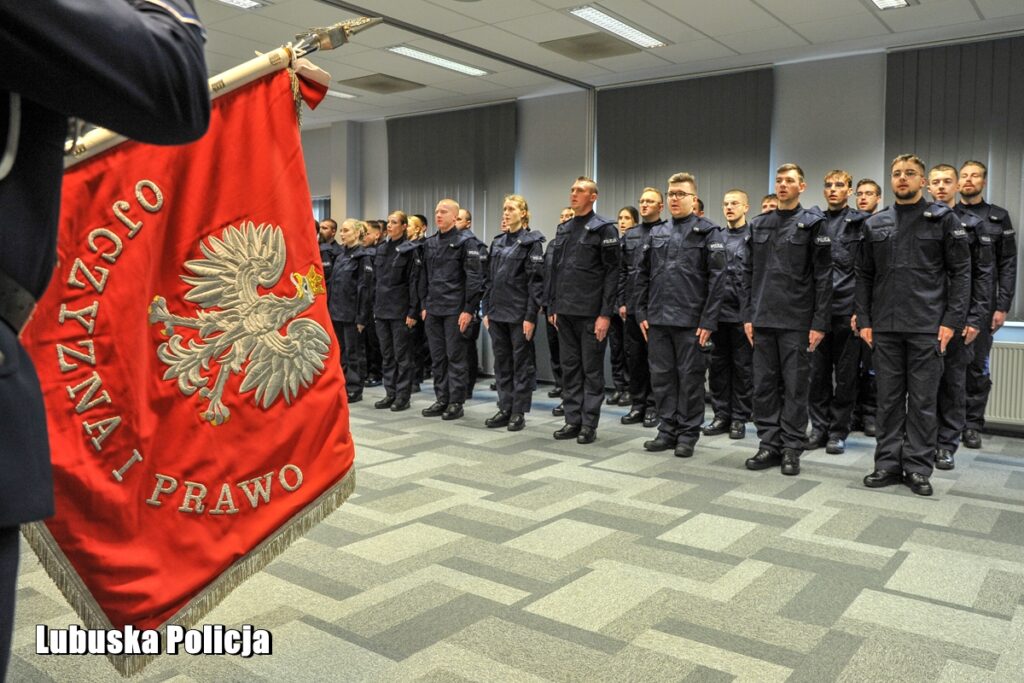 34 nowych policjantów złożyło ślubowanie w Gorzowie Wlkp. Gdzie będą pełnić służbę? [GALERIA ZDJĘĆ] Radio Zachód - Lubuskie