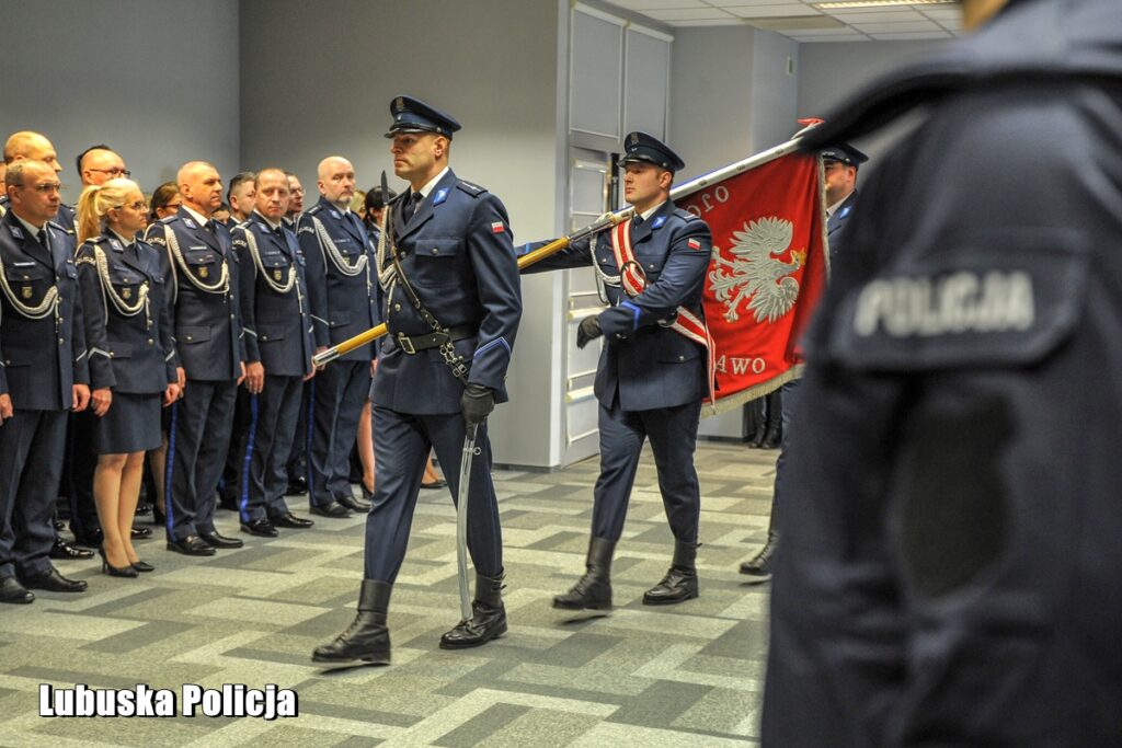 34 nowych policjantów złożyło ślubowanie w Gorzowie Wlkp. Gdzie będą pełnić służbę? [GALERIA ZDJĘĆ] Radio Zachód - Lubuskie