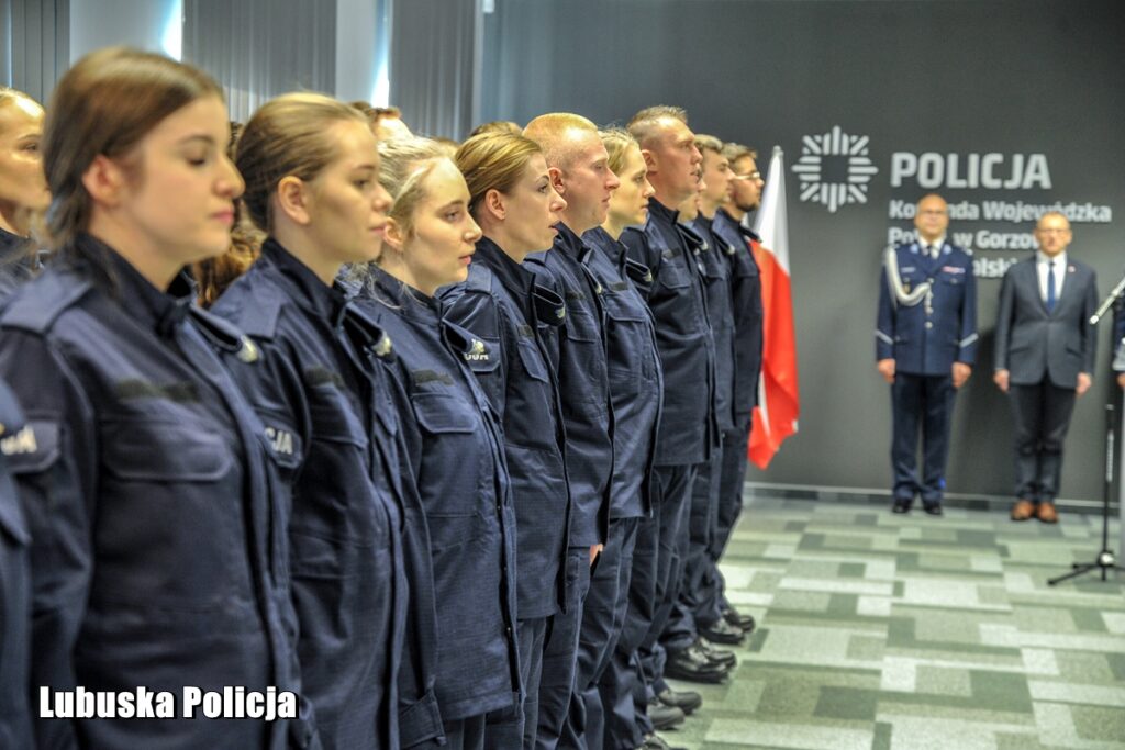 34 nowych policjantów złożyło ślubowanie w Gorzowie Wlkp. Gdzie będą pełnić służbę? [GALERIA ZDJĘĆ] Radio Zachód - Lubuskie