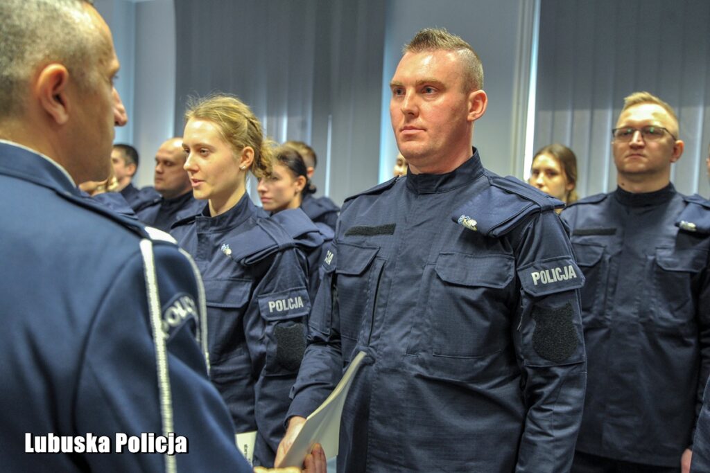 34 nowych policjantów złożyło ślubowanie w Gorzowie Wlkp. Gdzie będą pełnić służbę? [GALERIA ZDJĘĆ] Radio Zachód - Lubuskie