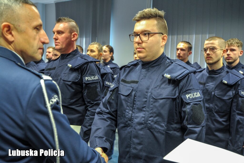 34 nowych policjantów złożyło ślubowanie w Gorzowie Wlkp. Gdzie będą pełnić służbę? [GALERIA ZDJĘĆ] Radio Zachód - Lubuskie