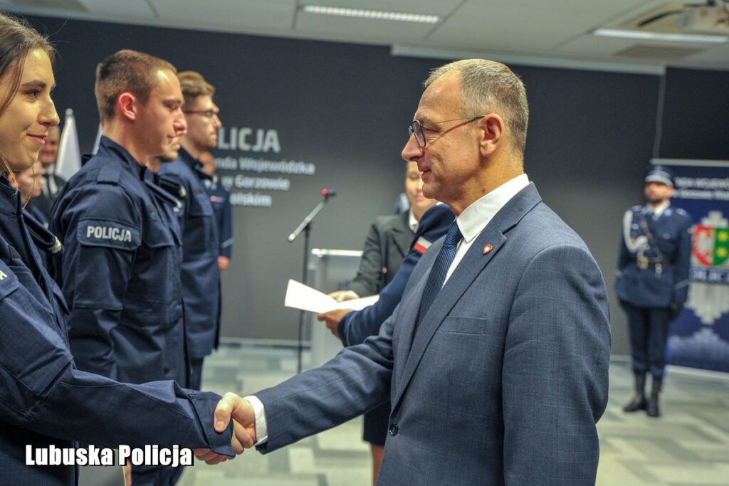 34 nowych policjantów złożyło ślubowanie w Gorzowie Wlkp. Gdzie będą pełnić służbę? [GALERIA ZDJĘĆ] Radio Zachód - Lubuskie