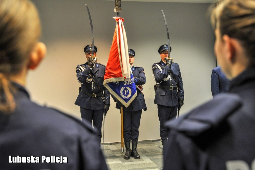 34 nowych policjantów złożyło ślubowanie w Gorzowie Wlkp. Gdzie będą pełnić służbę? [GALERIA ZDJĘĆ] Radio Zachód - Lubuskie