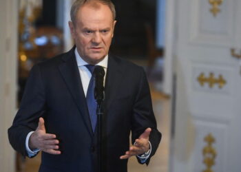 Premier Donald Tusk podczas wypowiedzi dla mediów w Pałacu Prezydenckim w Helsinkach, fot. PAP/Piotr Nowak