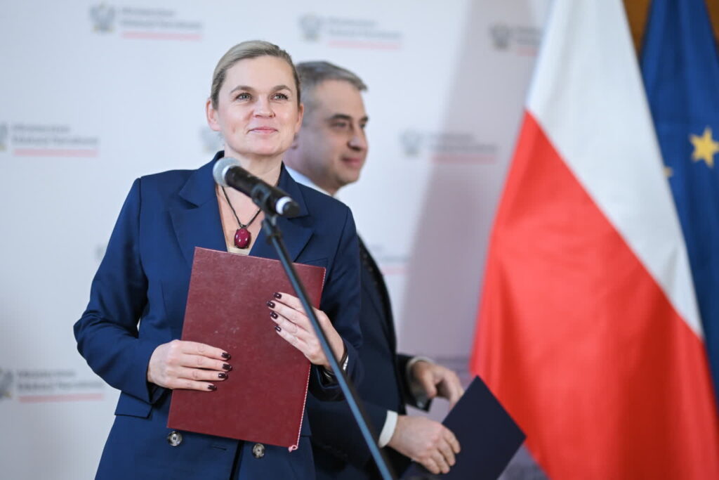 Rusza nabór wniosków o bony na laptopy dla nauczycieli PAP/Marcin Obara