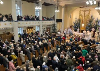 Trwa 14. Lubuski Orszak Trzech Króli na zielonogórskim deptaku Radio Zachód - Lubuskie