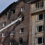 Strażacy na miejscu pożaru, fot. PAP/EPA/STR