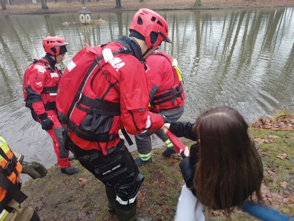 Prewencyjny pokaz żagańskich służb przed feriami fot. K.Gonera