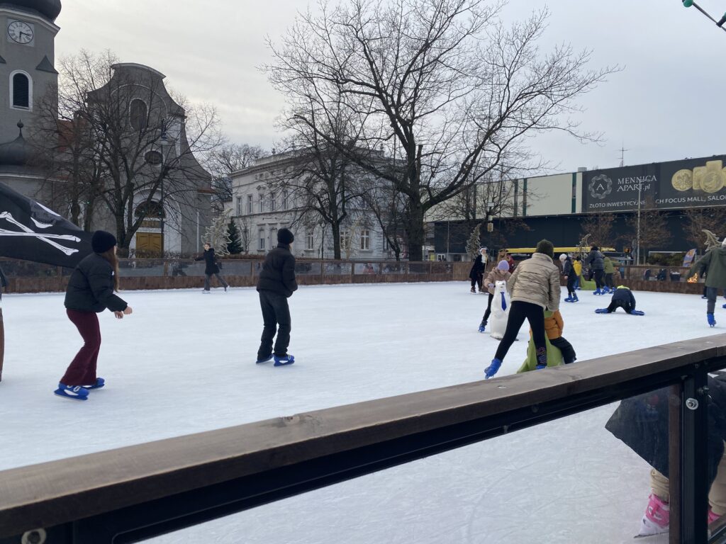 "Piratowisko" na zielonogórskim lodowisku [ZDJĘCIA] Radio Zachód - Lubuskie