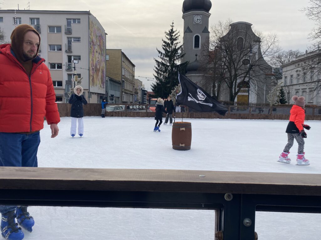 "Piratowisko" na zielonogórskim lodowisku [ZDJĘCIA] Radio Zachód - Lubuskie