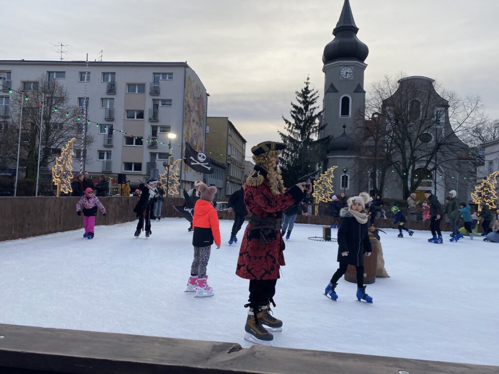 "Piratowisko" na zielonogórskim lodowisku [ZDJĘCIA] Radio Zachód - Lubuskie