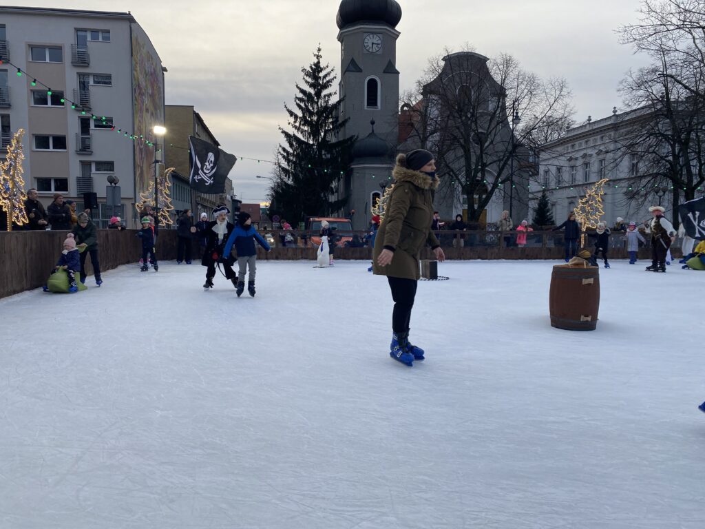 "Piratowisko" na zielonogórskim lodowisku [ZDJĘCIA] Radio Zachód - Lubuskie