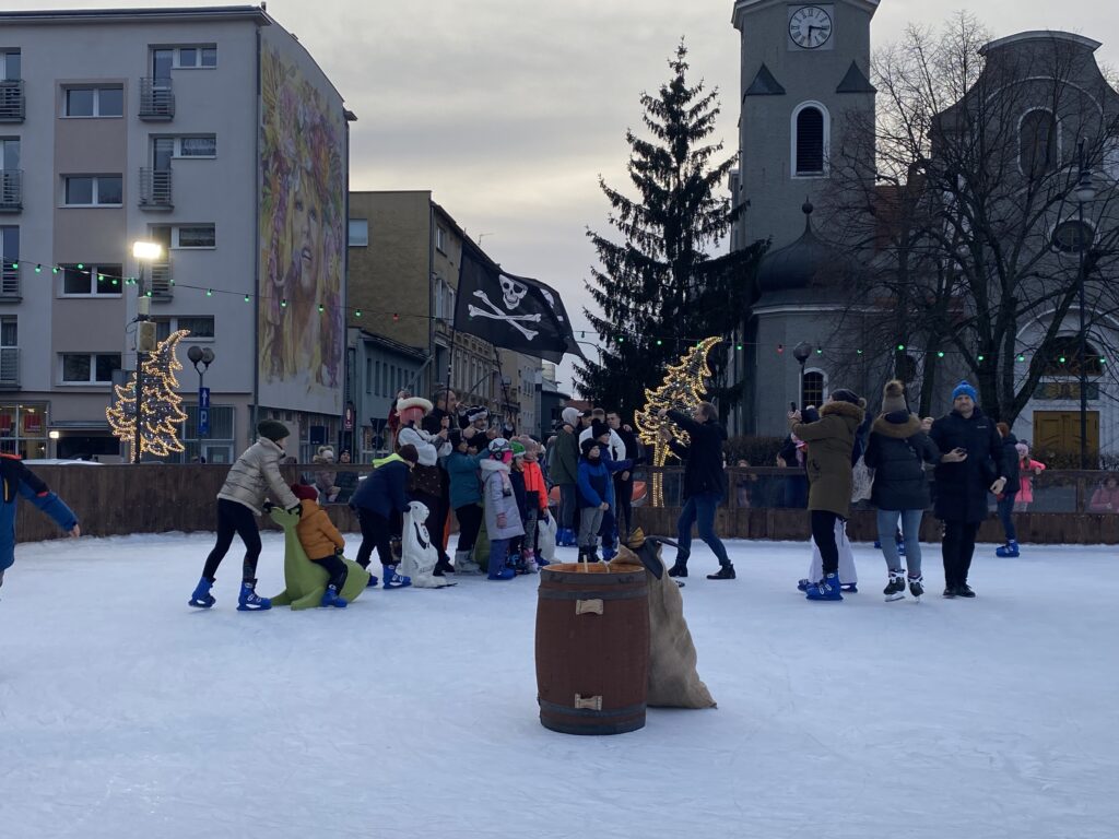 "Piratowisko" na zielonogórskim lodowisku [ZDJĘCIA] Radio Zachód - Lubuskie