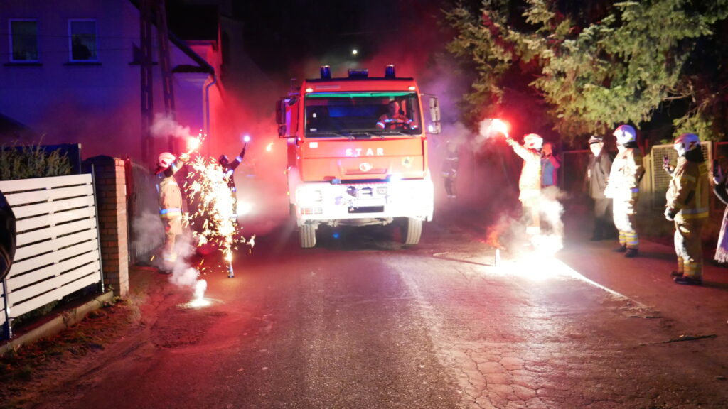 "Babcia" idzie na emeryturę! Strażacy z Letnicy mają nowy wóz! Radio Zachód - Lubuskie