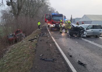 Wypadek w Kłodawie. Samochód wylądował w rowie Radio Zachód - Lubuskie