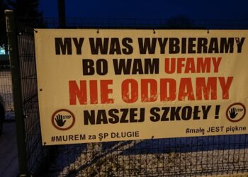 Mieszkańcy wsi Długie: Nie oddamy szkoły Radio Zachód - Lubuskie