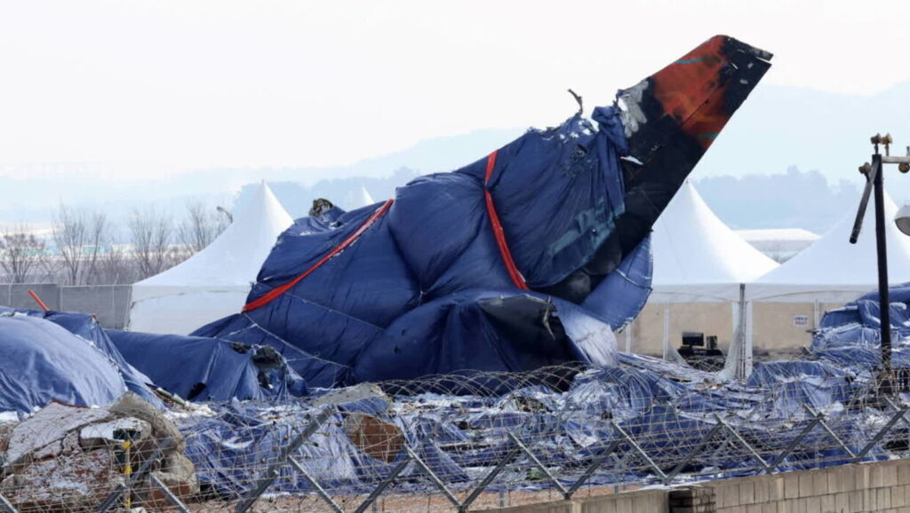 Wrak samolotu Jeju Air Fot. PAP/EPA/YONHAP