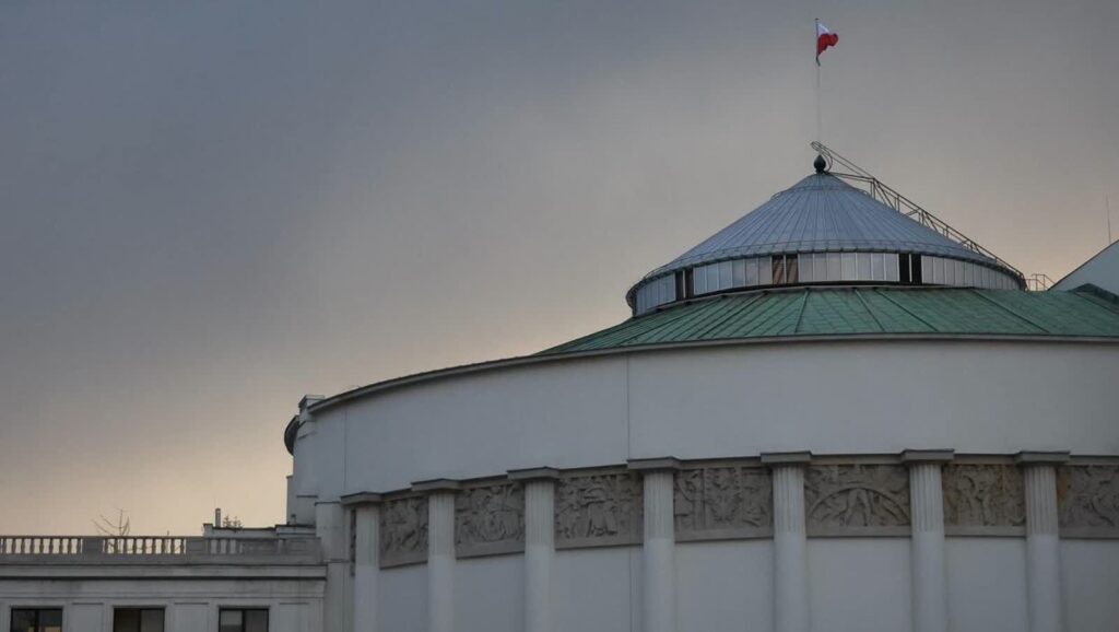 Kopuła Sali Posiedzeń Sejmu w Warszawie Fot. PAP/Leszek Szymański